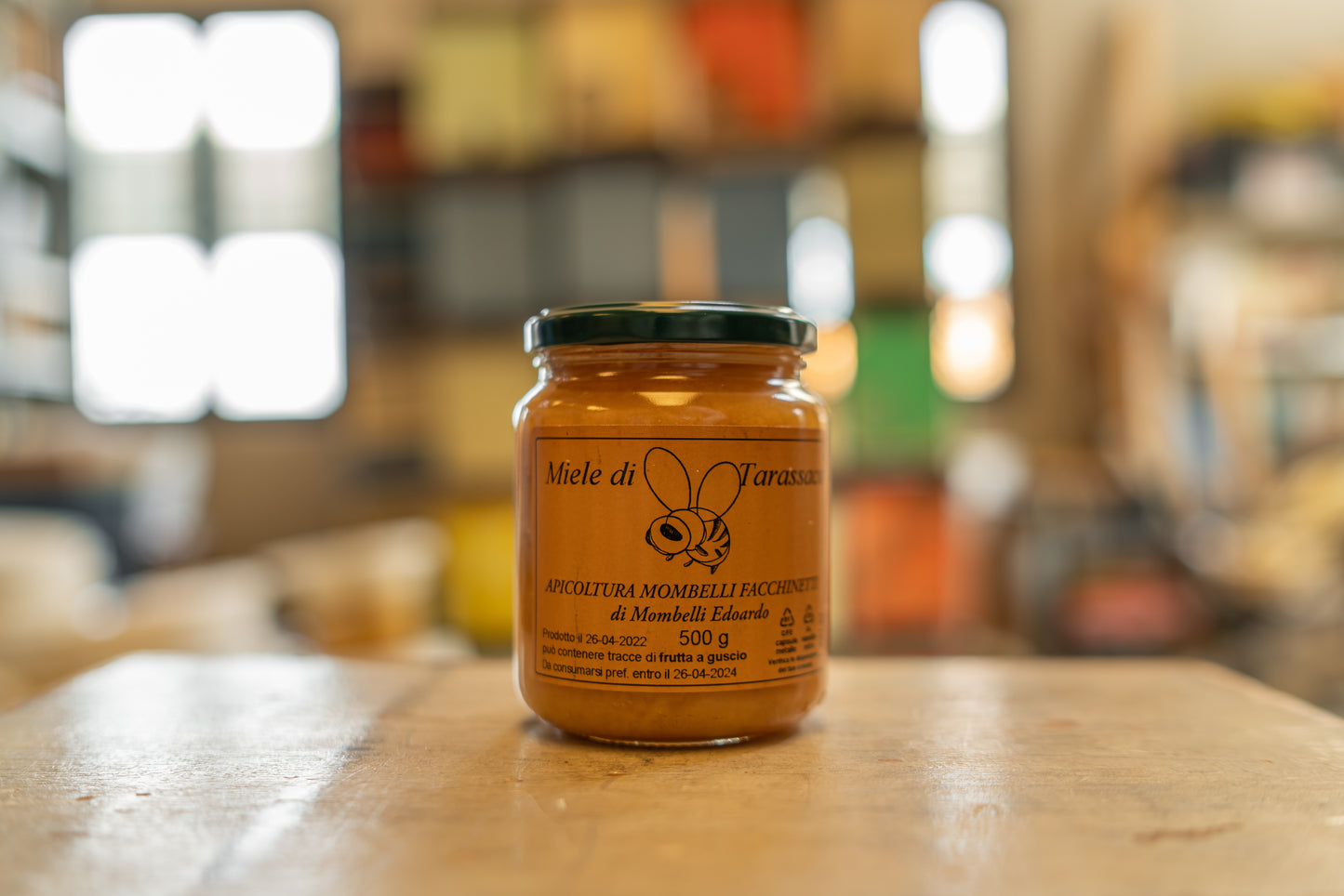 Miele di tarassaco artigianale premiato Goccia d’Oro 2024. Intenso, depurativo e naturale, prodotto in Lombardia e Piemonte in primavera.